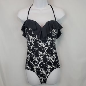 One Piece of the Shoulder Ruffle Swimsuit